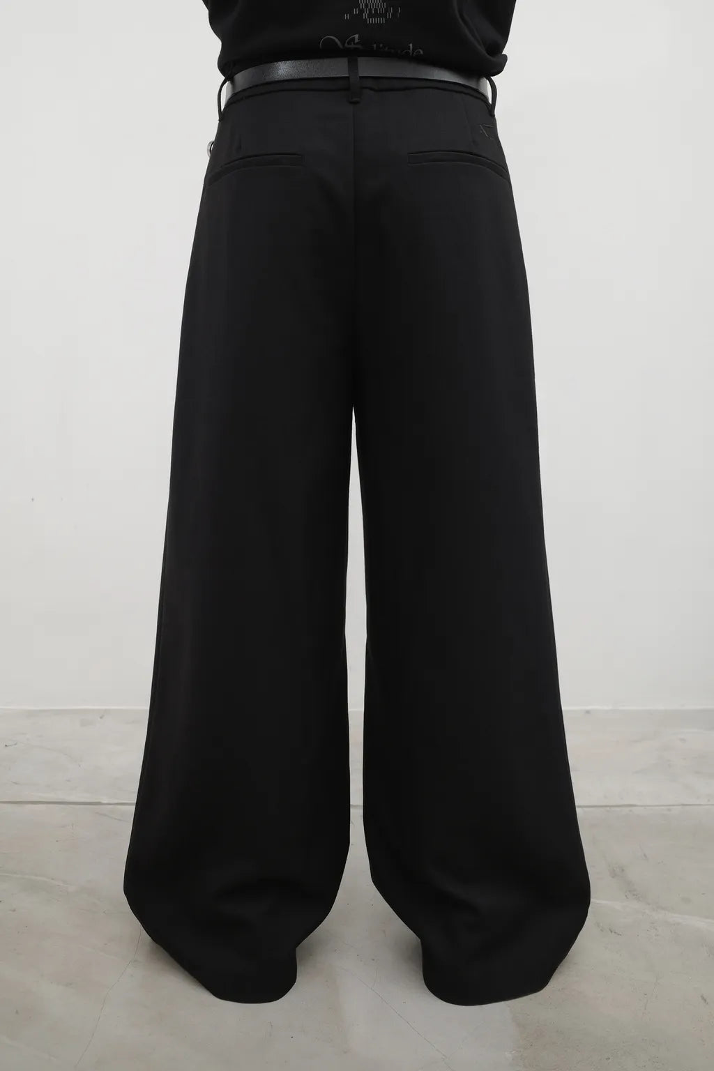 ANONYMOUS TALKING F25-P02 Wide-Legs Trousers