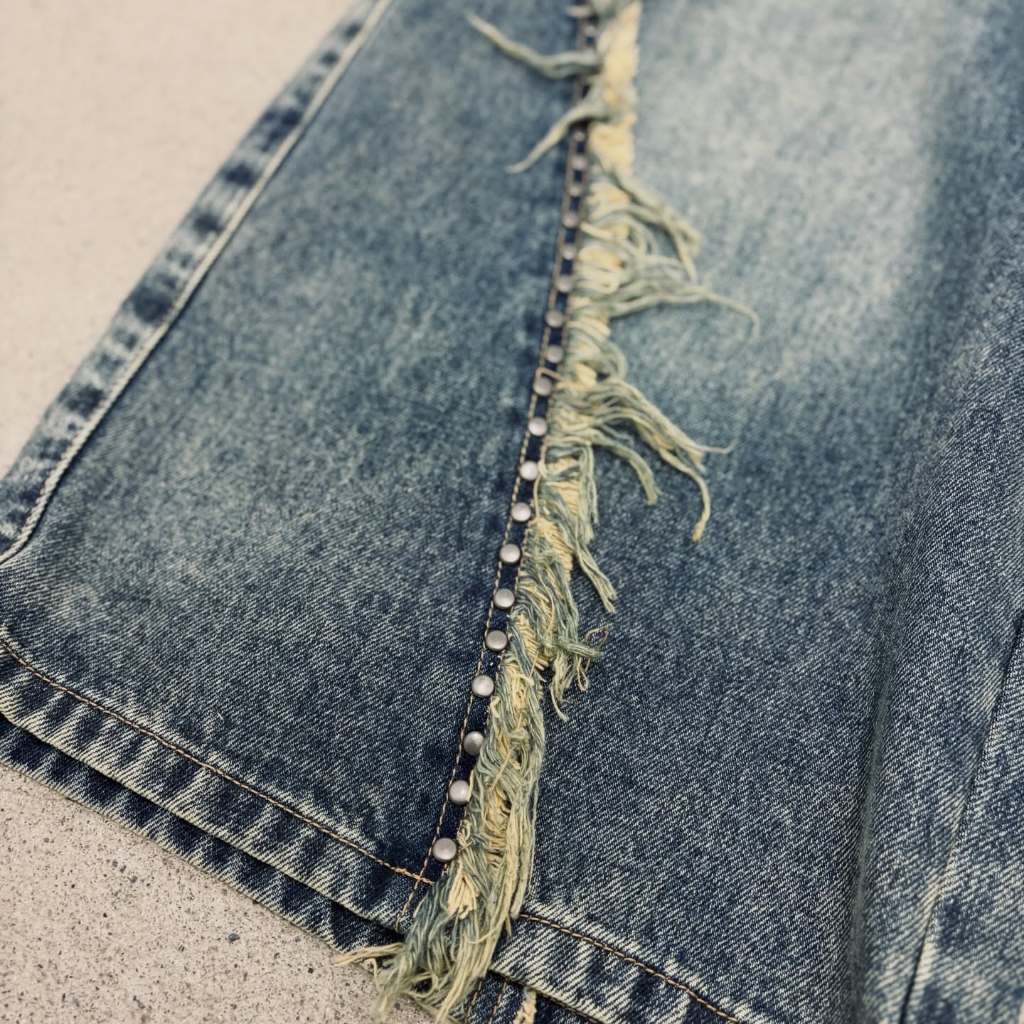 FASHION KILLA - FRINGED WASHED CROPPED JEANS